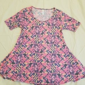LulaRoe Perfect T top